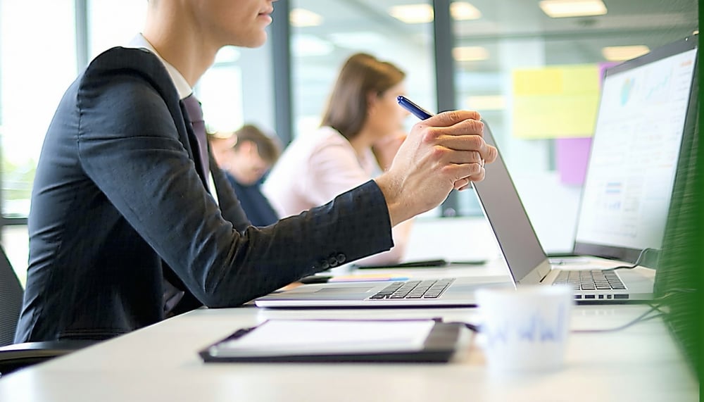 Image illustrant la recherche d'emploi en ligne